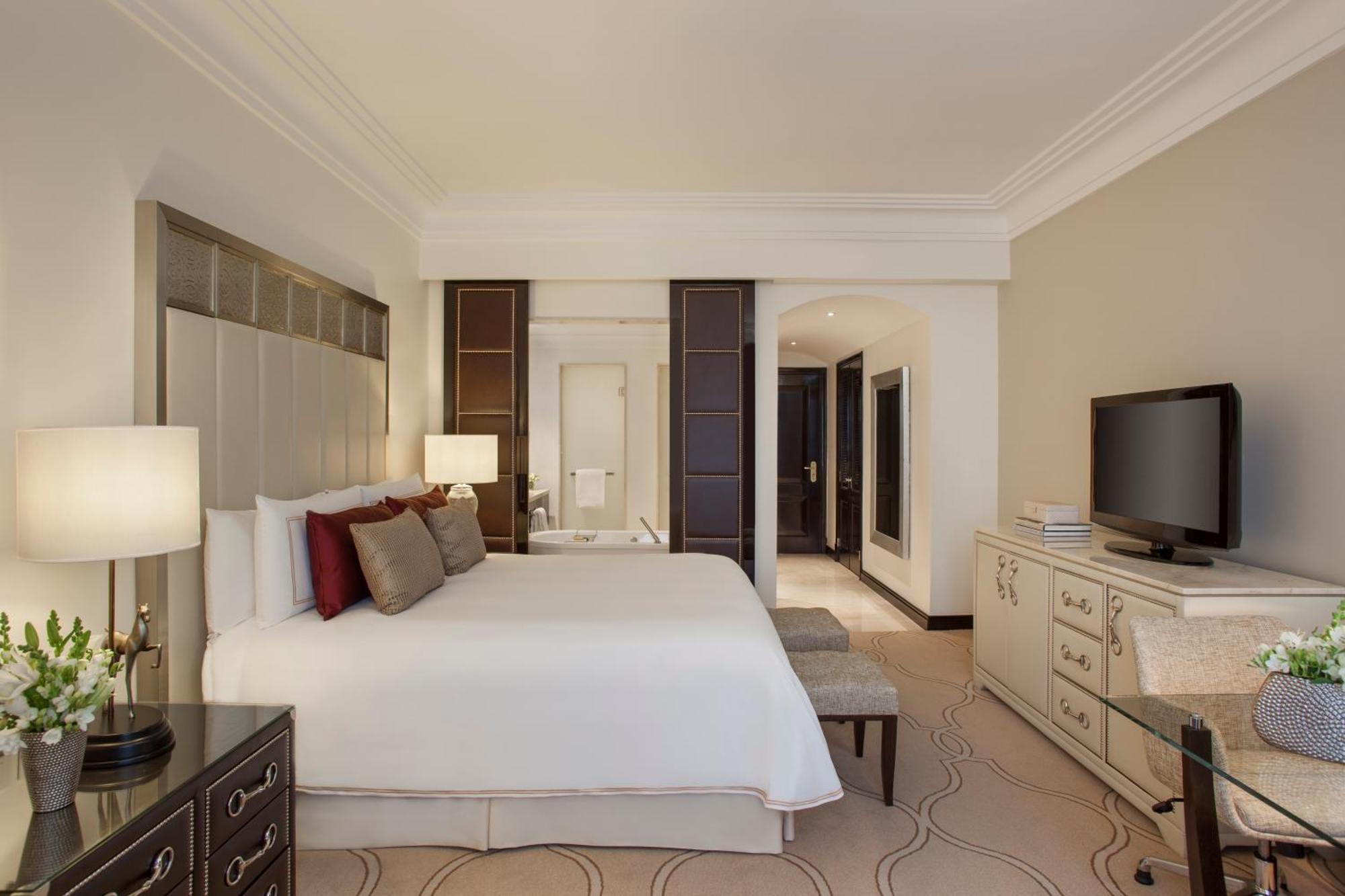 Four Seasons Hotel